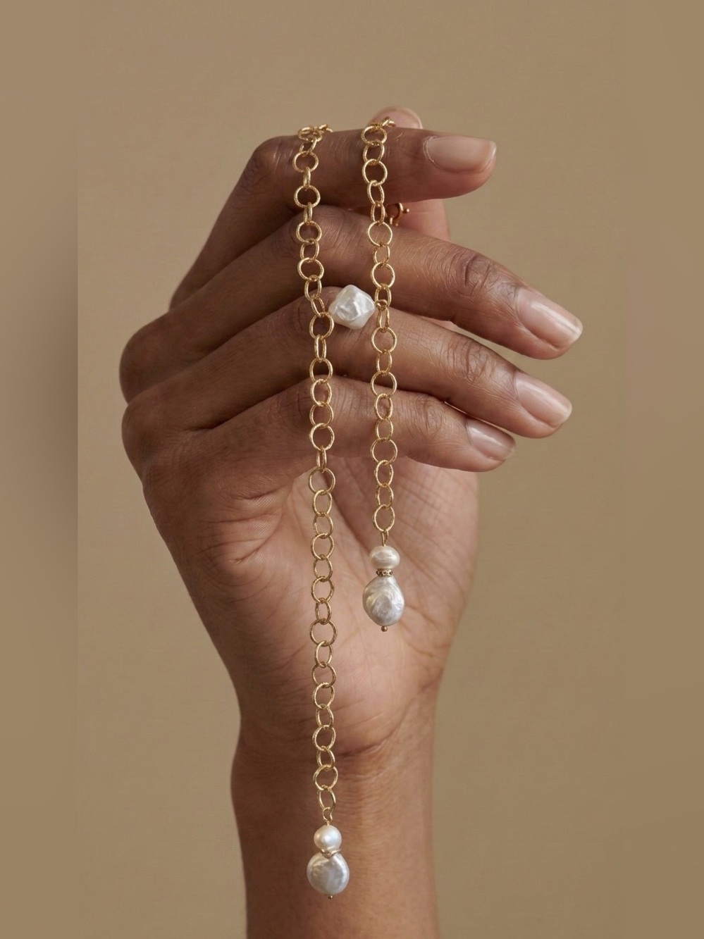 0140) Ettika Elegant Freshwater Pearl Lariat Necklace